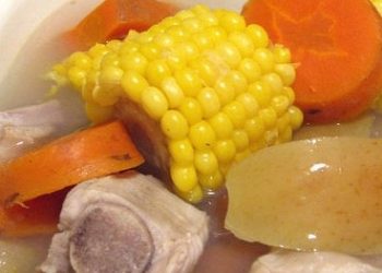【中華美食】玉米紅蘿卜排骨湯
