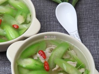 【中華美食】【小招粵味廚房】枸杞肉片絲瓜湯