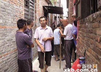 養蛇沒關好 150條眼鏡蛇全跑到街上