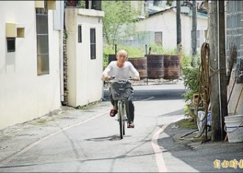 百歲活龍人瑞 騎單車趴趴走