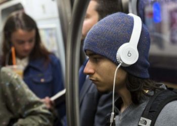 大聲聽音樂 世衛：11億年輕人聽力恐受損