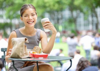 【健康與衛生】 吃6類「好心情食物」 讓你樂哈哈