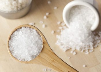 【生活小百科】 如何用食鹽去污