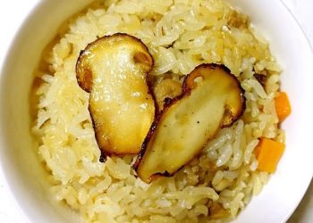 『粵』松茸雞肉燉飯、黑蒜制作方法