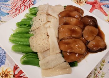 竹笙鮑魚菇扒芥菜膽     蘆薈雪耳冰糖紅棗糖水    鮮花旗參煲老鴨湯