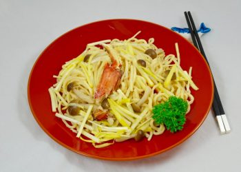 咖哩薯仔炆羊腩      當歸田七烏雞湯        蟹肉炆伊面