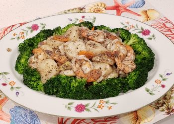 蠔豉淮山芡實老鴨湯        黃豆醬蓮藕牛蒡炒海參筋        黑松露醬炒帶子蝦球西蘭花