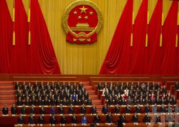 【講開又講】兩會內唯唯諾諾，兩會外蠢蠢欲動