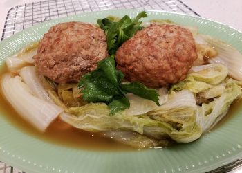 赤小豆桑白皮鯽魚湯       紅燒獅子頭       欖菜煙肉炒四季豆