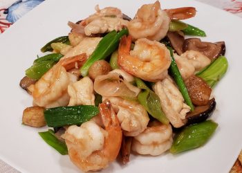 紅糟醬青蒜炒龍鳳球           腰果雜豆素湯           海鮮是優質蛋白質的來源