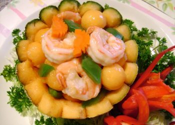 枸杞豬潤肉片湯      蜜瓜炒蝦仁
