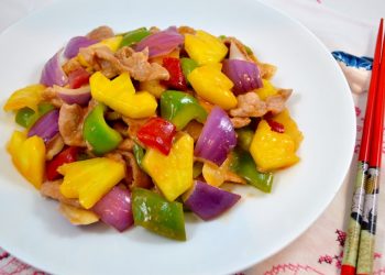 苦瓜黃豆排骨湯      菠蘿彩椒炒肉片