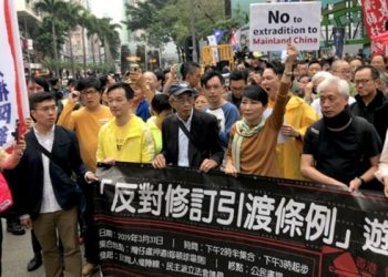 《唐人街》-“神保佑香港人”