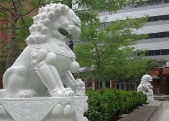 【中華文化】為什麼古代建筑前常擺放一對石獅子？