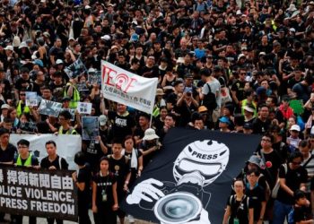 【講開又講】香港人勾結外國勢力還是遵從人權無國界？