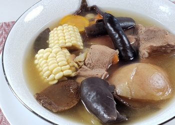 木耳蘋果粟米西施骨湯     紅糟醬南瓜炆五花腩     子百合圓肉雪梨燉冰糖