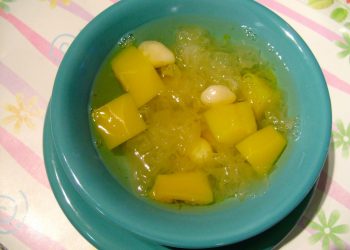鹹酸菜蠔豉湯     蓮藕雲耳炒腊肉      木瓜雪耳銀杏糖水