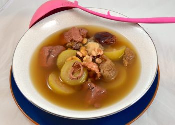 節瓜黑豆章魚蜜棗冬菇湯      南瓜肉末咖哩烤飯團