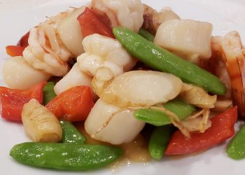 鮮花旗參炒帶子老虎蝦    南瓜蓉海鮮湯     蓮藕沙茶醬炒海參筋