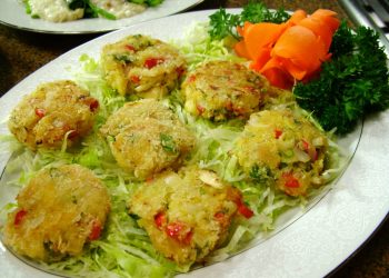 靈芝花旗參燉乳鴿      煎焗蟹肉餅     素沙茶醬豆腐蘆筍甜椒