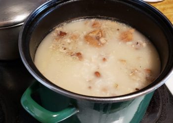 玫瑰露烤火雞       花生眉豆火雞骨粥