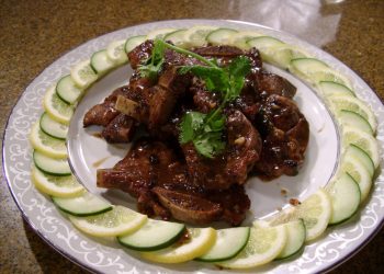 海參黑豆烏雞湯      蜜椒牛仔骨      紅豆西米番薯糖水