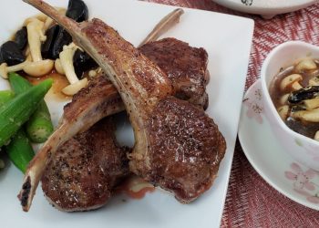 菠蘿焗火腿       黑蒜白玉菇煎羊扒      焗西米布甸