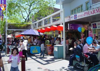 粤语小品《唐人街》 “互联网”