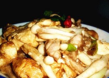 『粵』避風塘軟殼蟹、白玉菌菇紅燒豆腐