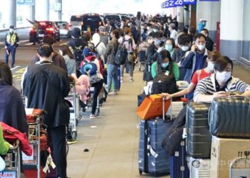 臺灣27日新增15例境外移入確診 疫情指揮官籲嚴格落實「居家檢疫」