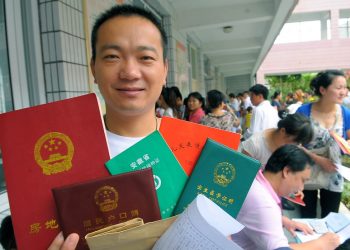 【烏龍茶餐廳】為何大陸入要辦咁多証件