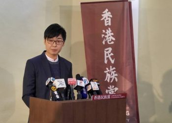 【烏龍茶餐廳】在阿爺大力催生下港獨隆重登場