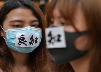 【粵講粵有理】林鄭借”緊急法”推”禁止蒙面法”，想一箭雙雕