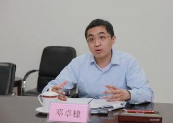 【烏龍茶餐廳】中央政治局開會使用英語