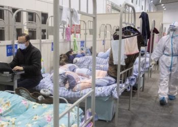 瞞不住了？官媒承認武漢一家三口復陽或涉「假治癒」