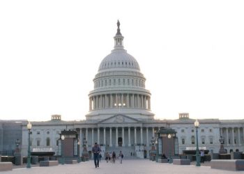 美國參議院壓倒性通過2萬億美元疫情救助法案