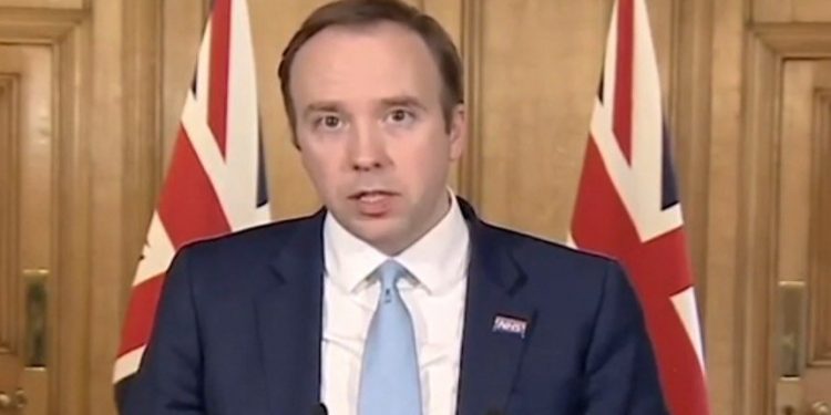 英公共衛生大臣漢考克4月2日宣佈,英國將於4月底實現10萬次/日測試的目標(網絡視頻截圖)