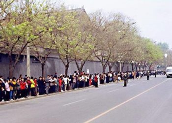 【章天亮答法轮功三十三问】第一问：425已经过去了这么久，这个事情还重要吗？人们为什么要关心法轮功问题？