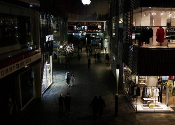 消費者捂緊錢包 失業率高達20% 中國經濟復甦遇困
