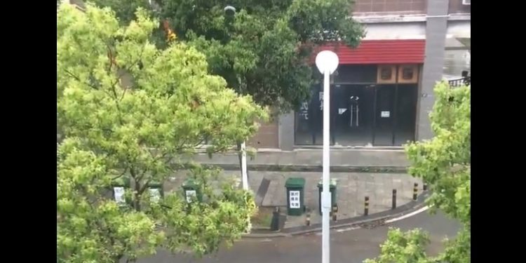 武漢新城區集中隔離點傳出悽慘哭聲（視頻截圖）