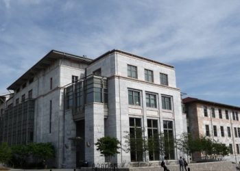 參與“千人計劃”並瞞報境外收入 美國華裔教授被判刑