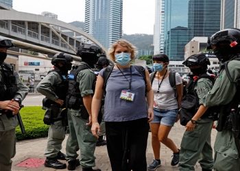 香港立法會二讀「國歌法」 港人「大三罷」反擊