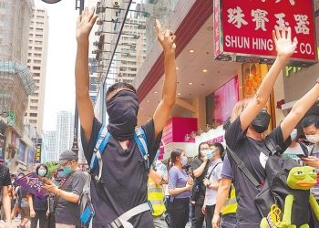 北京佈局控制香港 從富豪下手拉攏支持國安法　