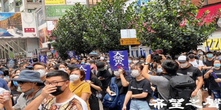 香港民衆抗議中共強推港版國安法。(圖:希望之聲)
