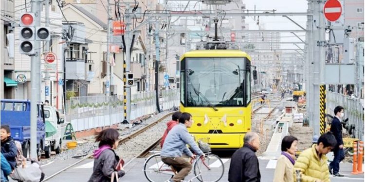 日本正考慮鬆綁入境管制，第一波國家包括泰國、越南、澳洲、紐西蘭，臺灣未被列入。（中央社）
