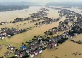 洪水困26省市 長江主汛未到已泄洪 暴雨恐再下10天