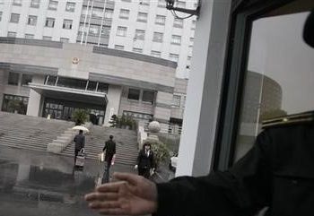 無錫法院一公告火了！網民驚歎：原來法官的親戚都是律師