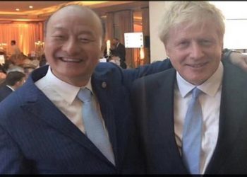 英媒：盯上英五位首相的神祕中共人物……