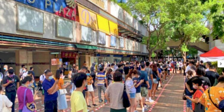 香港立法會換屆選舉預定9月6日舉行。港民7月11日及12日參加泛民舉行的初選。(香港電臺提供)