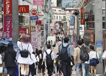 日本解封后病例增10倍 東京至各地現「點面」擴散